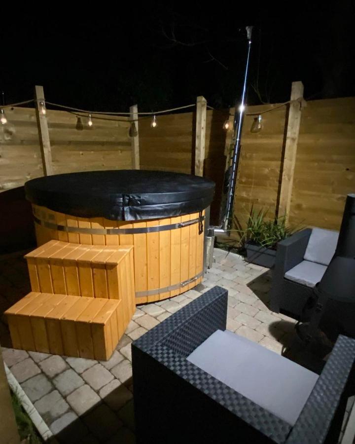 The Secret Garden - Hot Tub North Coast Stay Garvagh Exterior photo